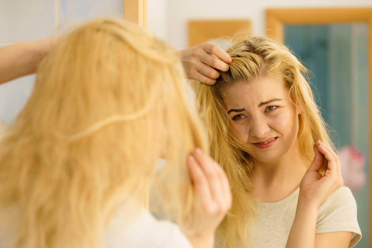 un exces de sebum peut impacter vos cheveux et causer une calvitie