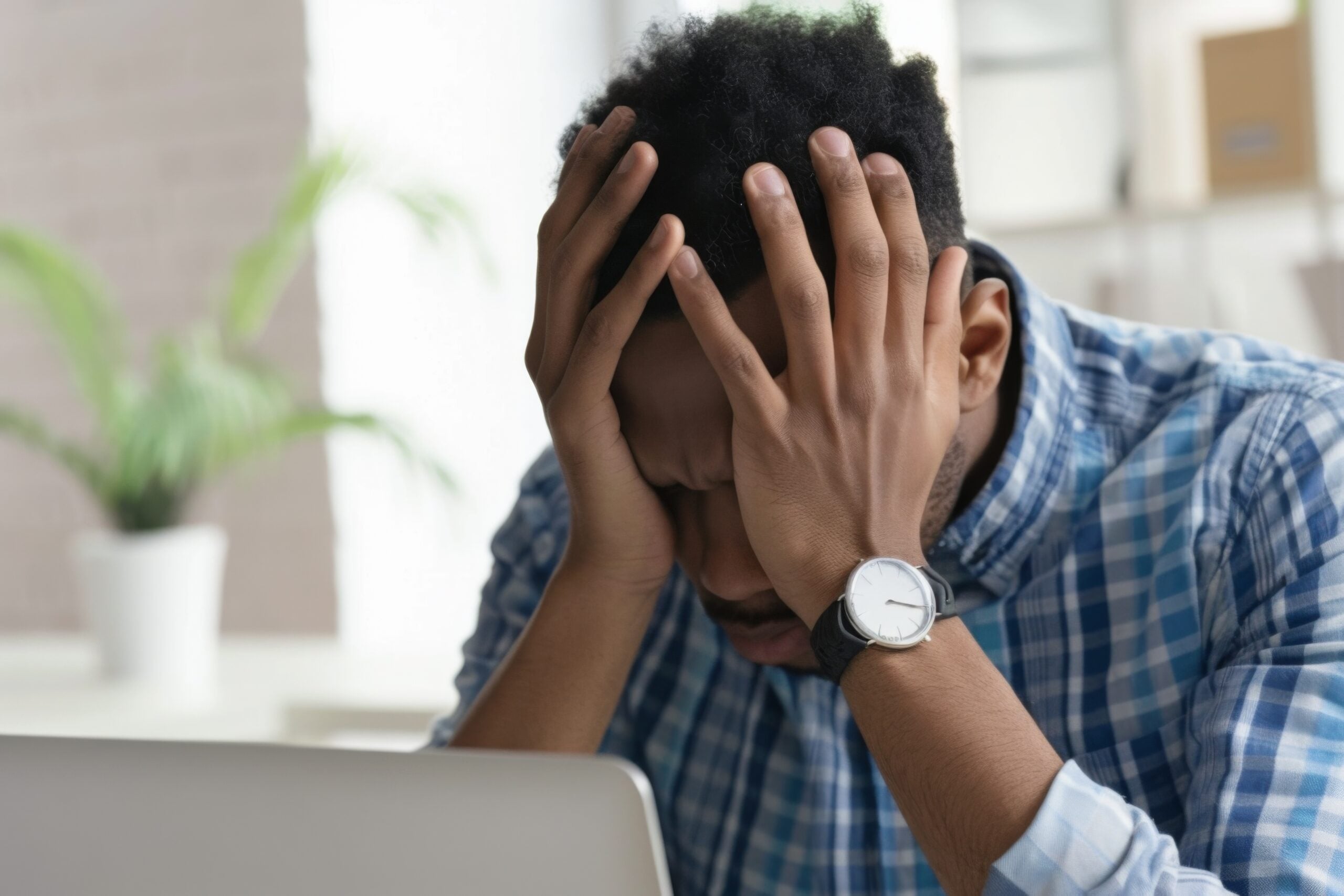 Illustration de plus en plus de millennials deviennent chauves dû au stress et leur mode de vie