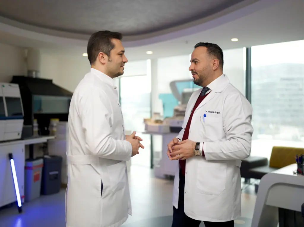 La recherche dans la perte capillaire est au coeur de la clinique avec son équipe médicale