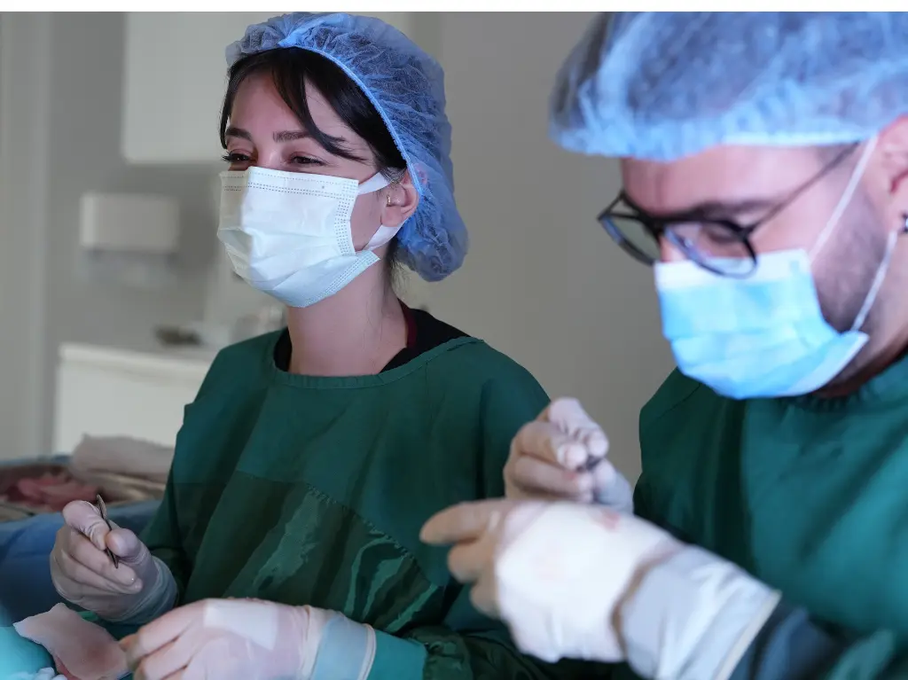 Les équipes de la clinique Elithair sont spécialisés dans les dernières techniques d'implantation capillaire 