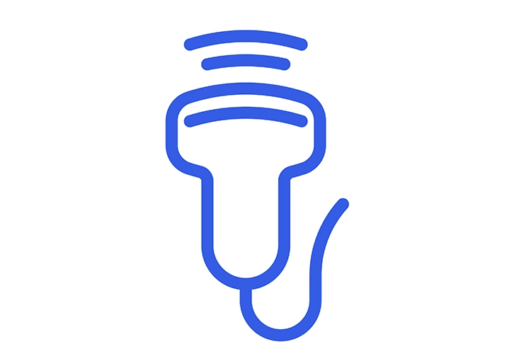 l'appareil à ondes sonores est utilisé directement sur le cuir chevelu du patient pour u traitement