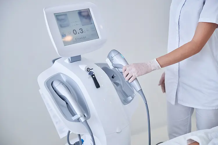 L'appareil à ondes sonores proposent un traitement contre la perte de cheveux selon certains cabinets médicaux