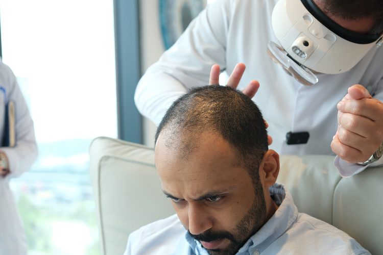 Effectuer une greffe capillaire peut corriger cette perte capillaire causé par la mémoire traumatique