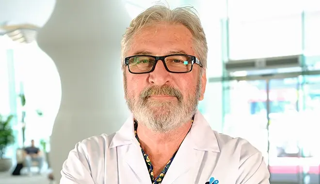 Dr. Erbil Ziylan, spécialiste en médecine esthétique à la clinique Elithair